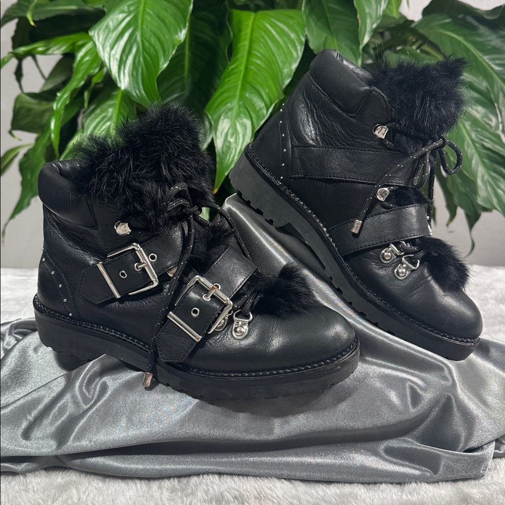 Gianni Bini Black Smooth Leather/Fur Buckle & Zip  Ankle Boots - Women's US 6